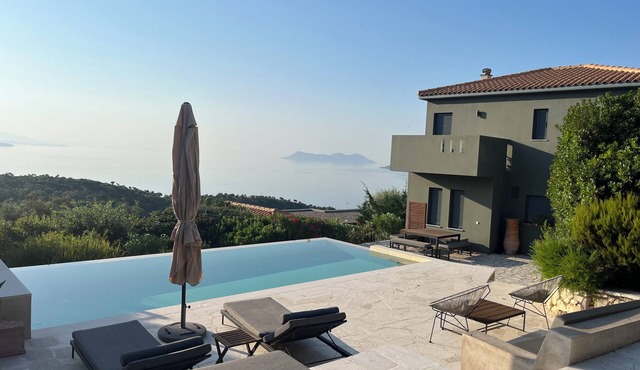 Villa Arkoudi - Enjoy panoramic ocean views from a serene mountain setting