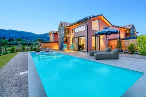 Villa Earth by Villa Plus