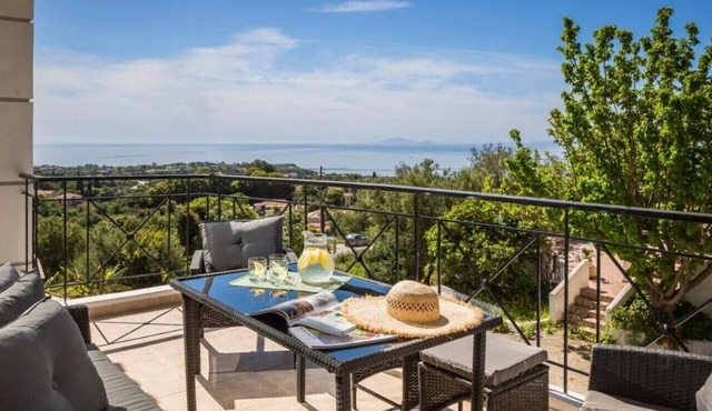 Villa Evita Country House with Sea View, Garden, Terrace & Wi-Fi