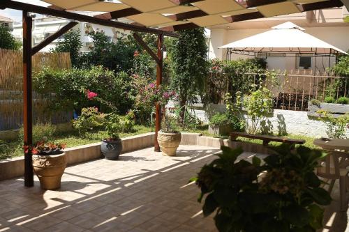 Villa Fallias in Olympic Beach