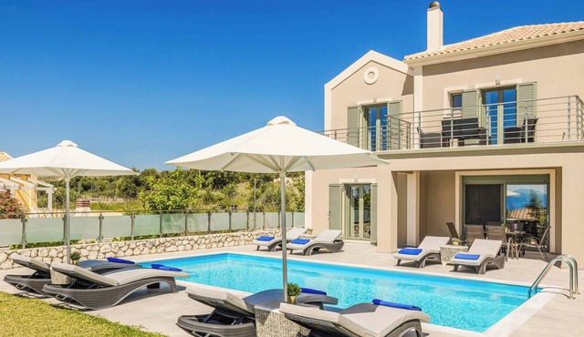 Villa Ilion - Four Bedroom Villa, Sleeps 8