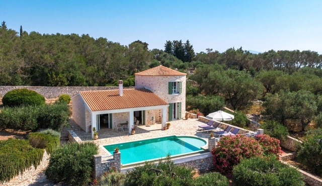 Villa Kalithea - Stylish Villa with Outstanding Sea & Island Views near Taverna