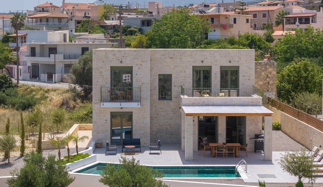 Villa Kito, spacious, 4-bedrooms with private pool