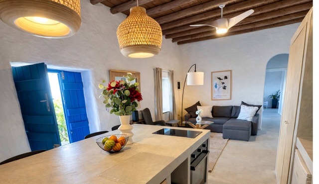 Villa Kotseli: Traditional Stone House with Pool & Sunset Sea Views