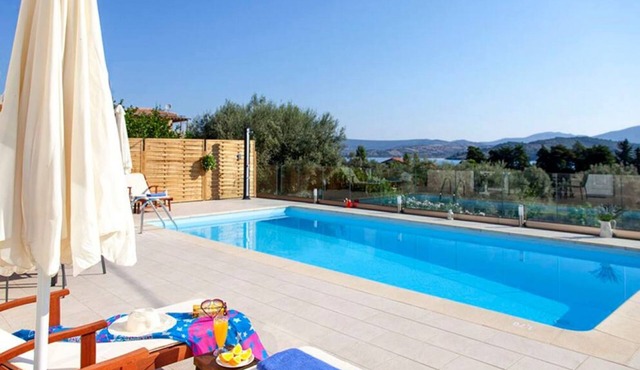 Villa Manos in Ligia