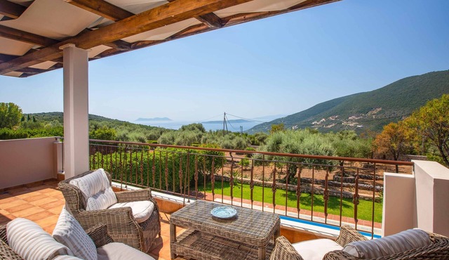 Villa Maria Sivota - Four Bedroom Villa, Sleeps 8