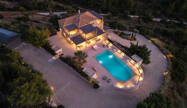 Villa Petal – 7 En-Suite Bedrooms, Private Pool & Sea Views