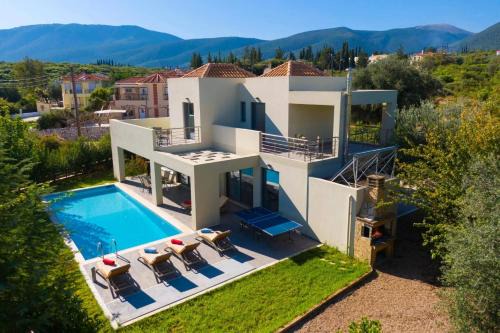 Villa Roses by Villa Plus in Karavomylos