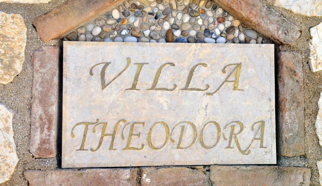 Villa Theodora View Apartments Erato in Agios Georgios Pagon