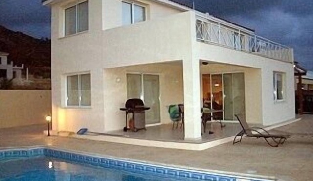 Villa With Private Pool, Amazing Sea Views And Spectacular Sunsets in Argaka