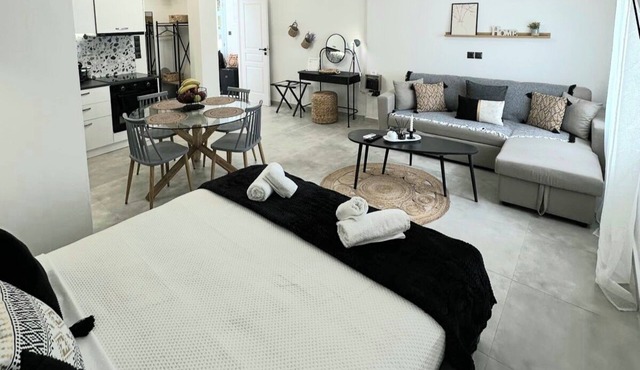 Vrachos house "In the heart of ​Skopelos Town"