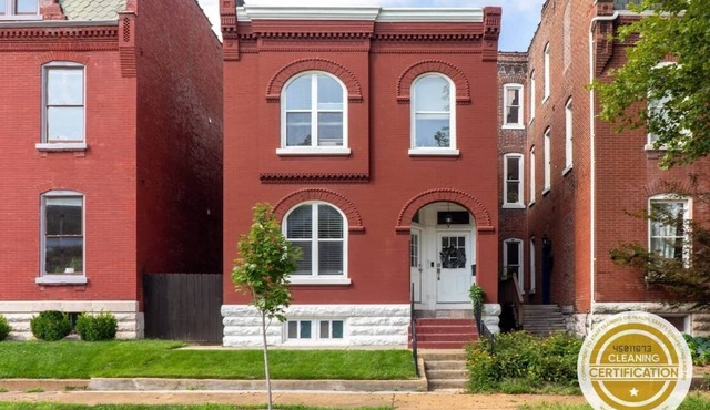 Walk to Soulard 3BR + 3 Baths in St. Louis