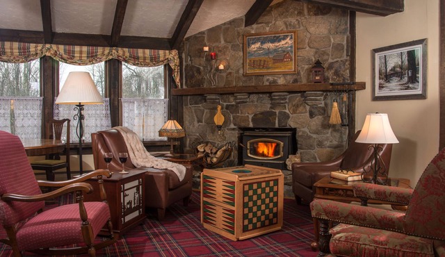 West Hill House B&B in Warren