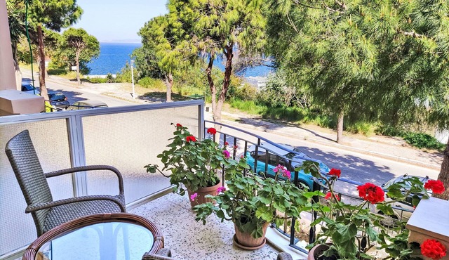 Wohnung mit Meerblick und großer Terrasse by Interhome