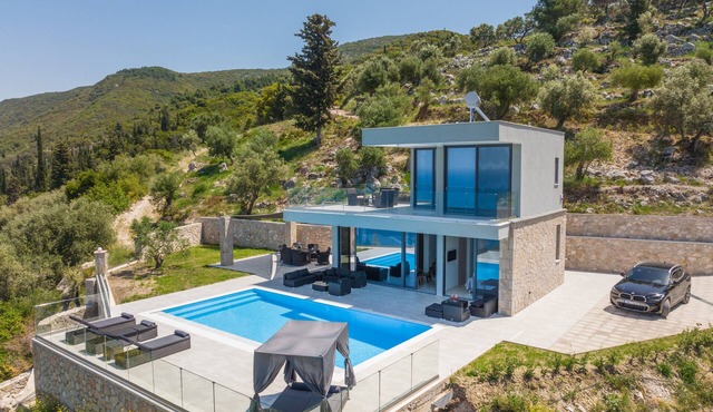 Zen Country House with Private Pool & Wi-Fi