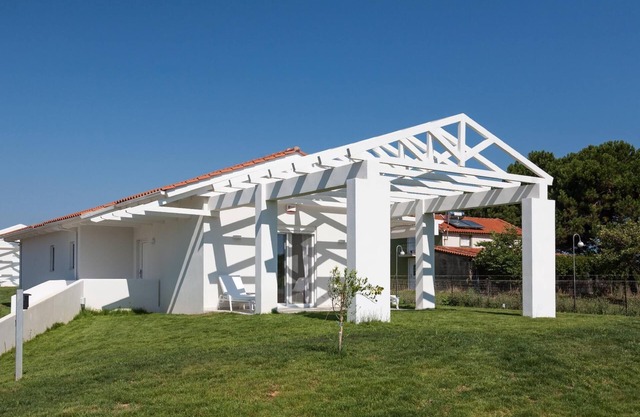 Holiday Douneika Persons Bedrooms 