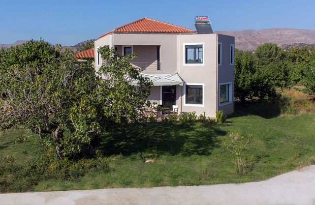 'Perivoli' House A, family friendly spring and summer holidays in Eresos Lesbos
