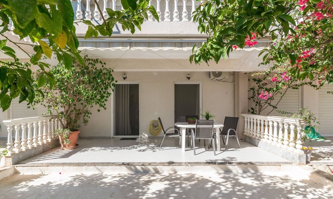 Paralio Astros Apartment | Apartment 'Astros' with Balcony