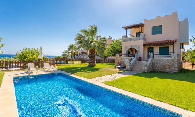 Fragkokastello Villa | Spiros Beach Villa: Large Private Pool, Walk to Beach, Sea Views, A/C, WiFi