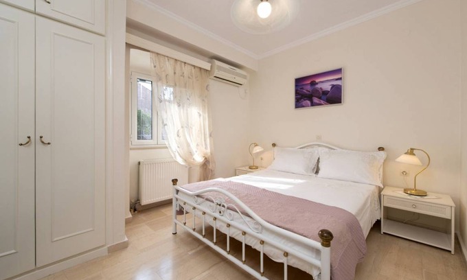 Sinarades Apartment | The Old Mansion Two Bedroom Apartment
