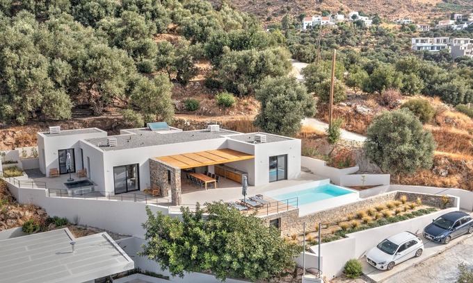 Mariou Villa | Villa Eolos - Four Bedroom Villa, Sleeps 10