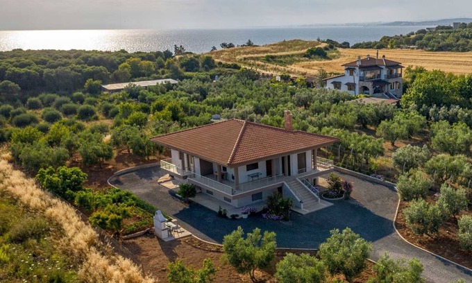 Nea Potidaia Cottage | Villa George by RentalsPro