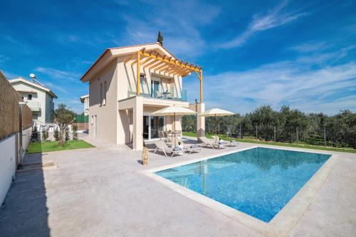Khartata Villa | Villa Riza Sea by Villa Plus