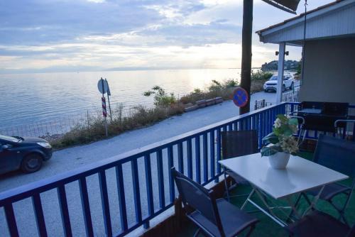Nea Iraklia Apartment | Zer, Nea Irakleia 630 80, Greece