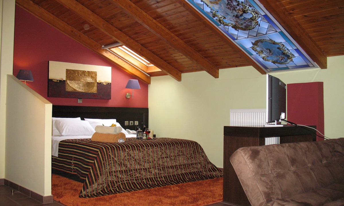 Loutra Ypatis Hotel | Prigipikon Suites & Lofts