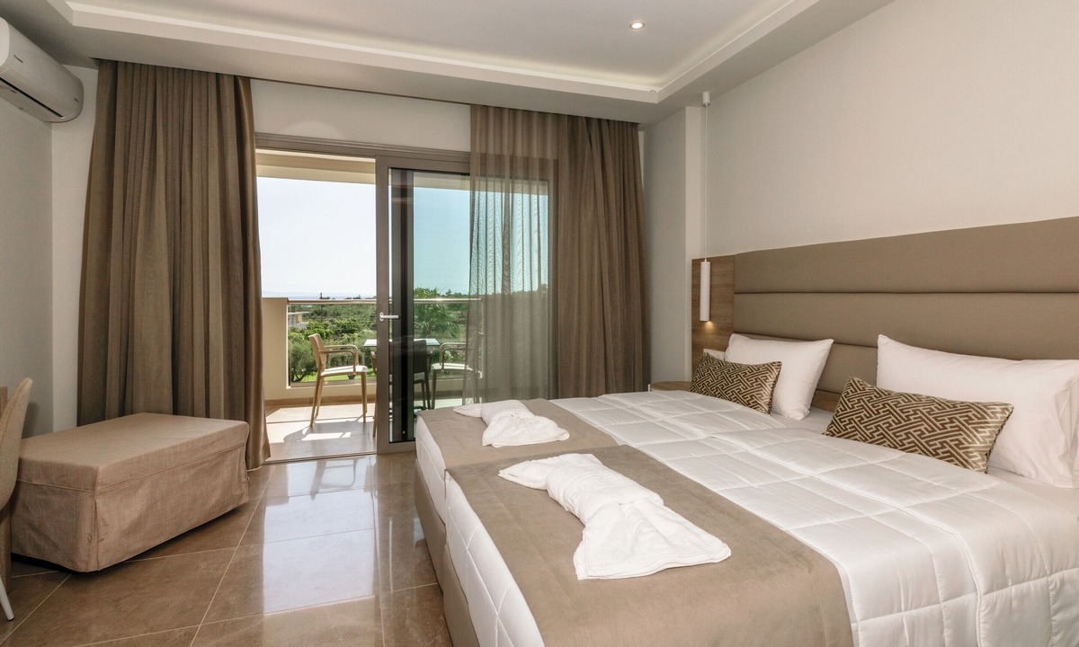 Amoudi House | Remezzo Apartments & Studios
