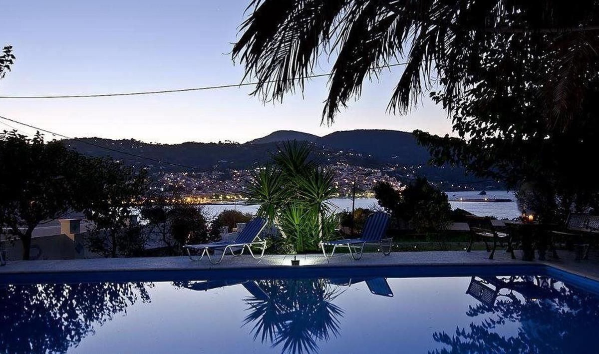 Skopelos Town House | Karavos Sea View Apartments