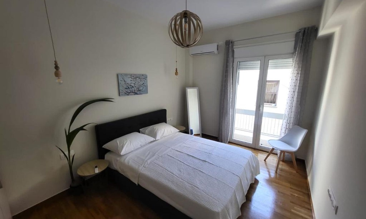 Makrigianni Apartment | 2 bd Renovated Flat at Acropolis