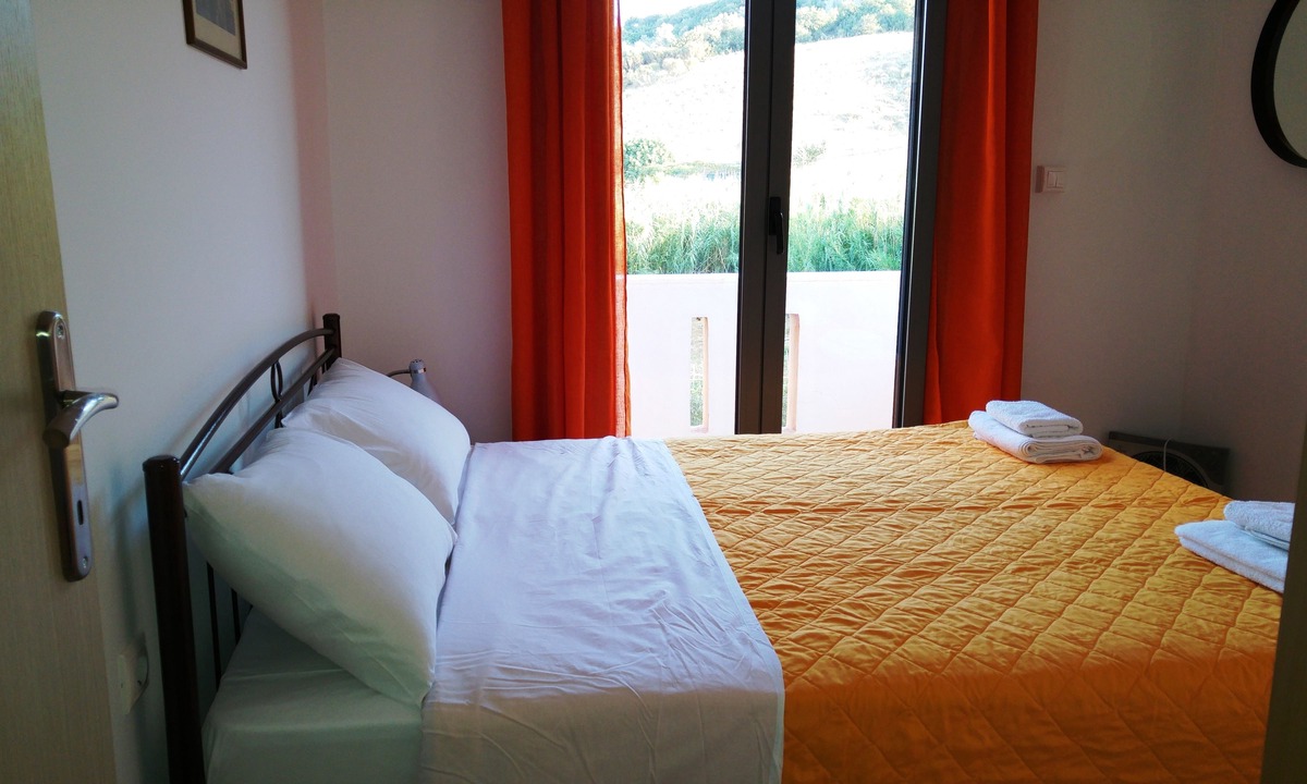 Skala Neon Kidonion House | Nitelli's Houses