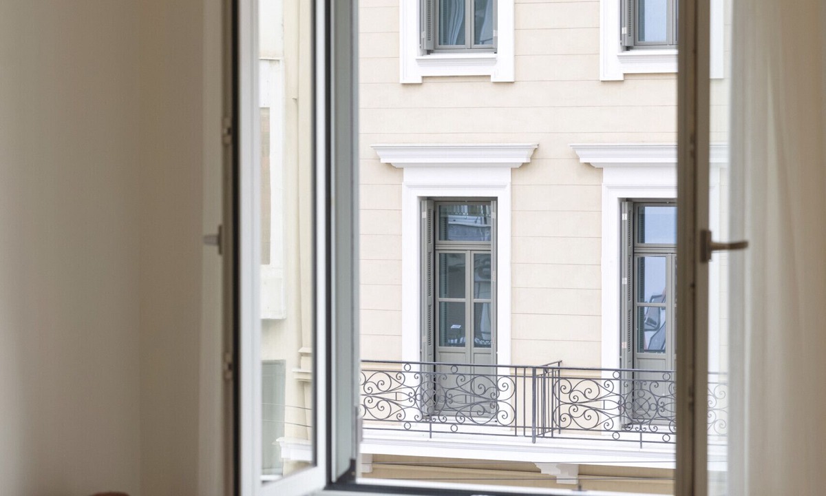 Pangrati Apartment | Versi2- Stylish 2BR pays homage to timeless charm