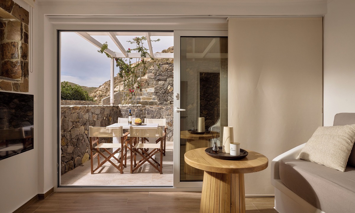 Milos Apartment | Milesian Suites