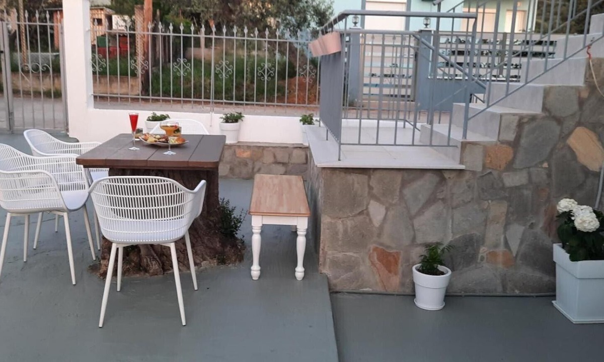 Skala Sotiros Apartment | Apartment 'Chrissi Princess 2' with Sea View, Wi-Fi and Air Conditioning