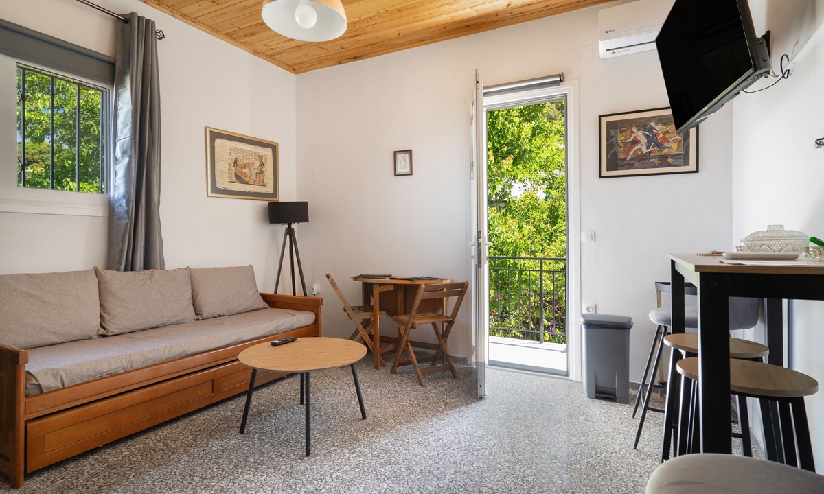 Chortata Apartment | Apartment 'Anna's House B' with Mountain View, Wi-Fi and Air Conditioning