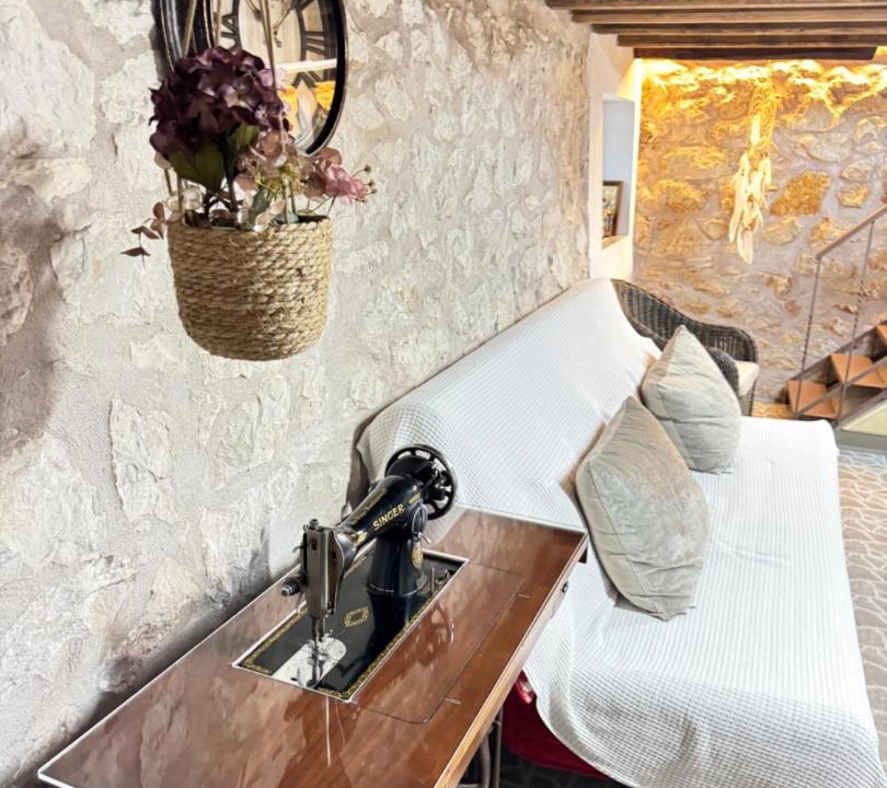 Arta Apartment | Arta Wood & Stone Traditional Villa Central Stay