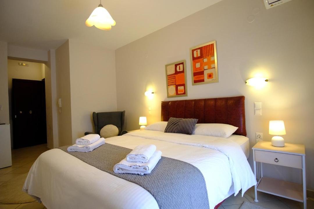 Perama Hotel | Anesis