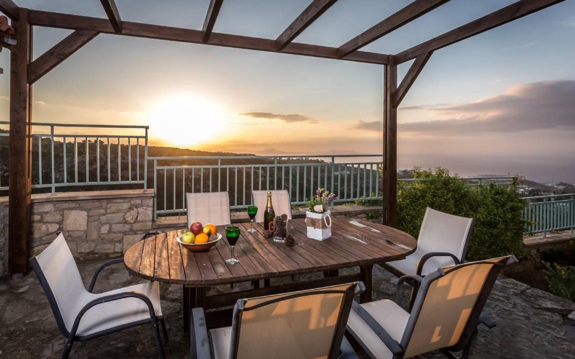 Photo of Patio Balcony in Roussospiti