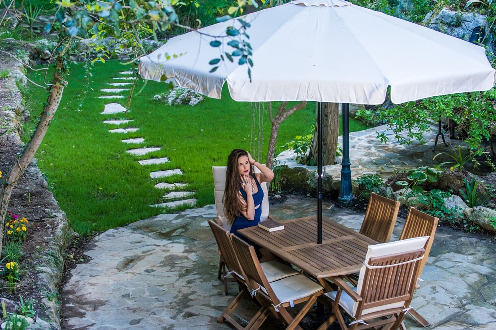 Photo of Outdoor in Myli