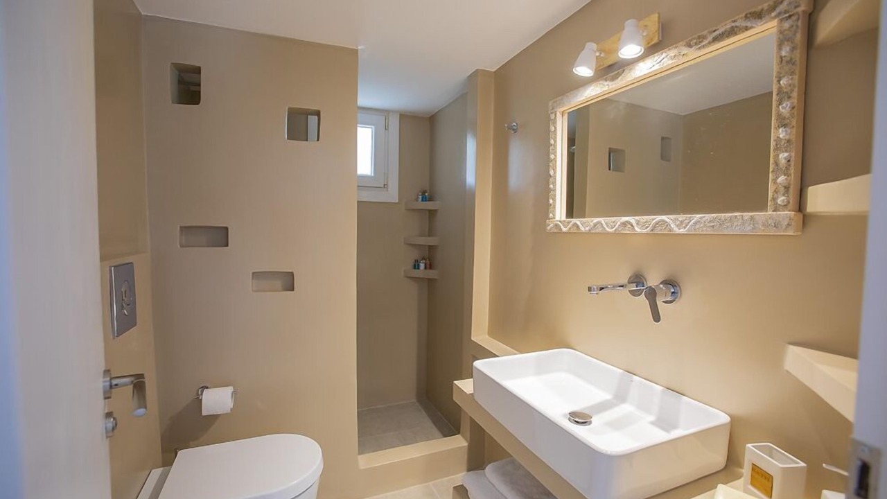 Photo of Bathroom in Ornos