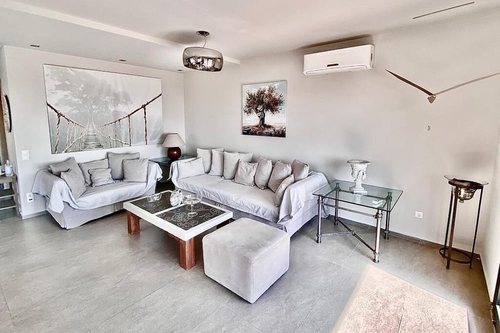 Photo of Livingroom in Elia