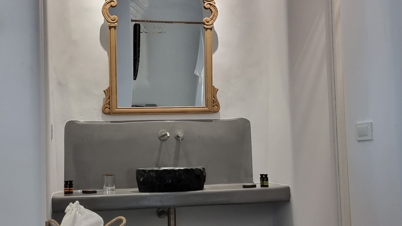Photo of Bathroom in Fira