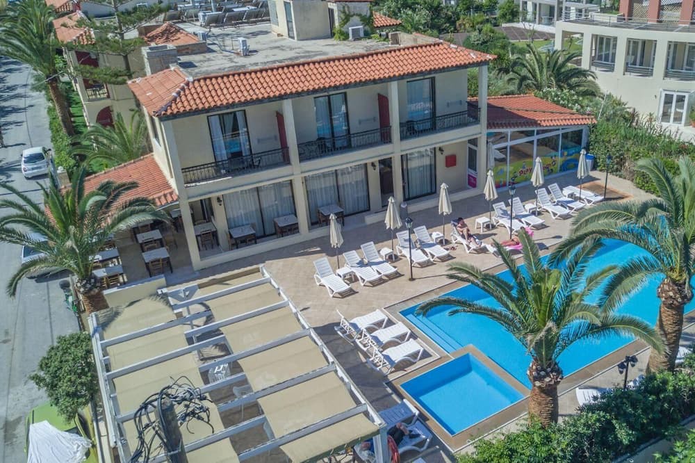 Photo of Outdoor in Platanes
