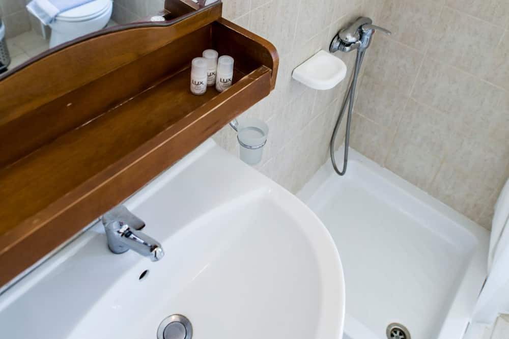 Photo of Bathroom in Platanes