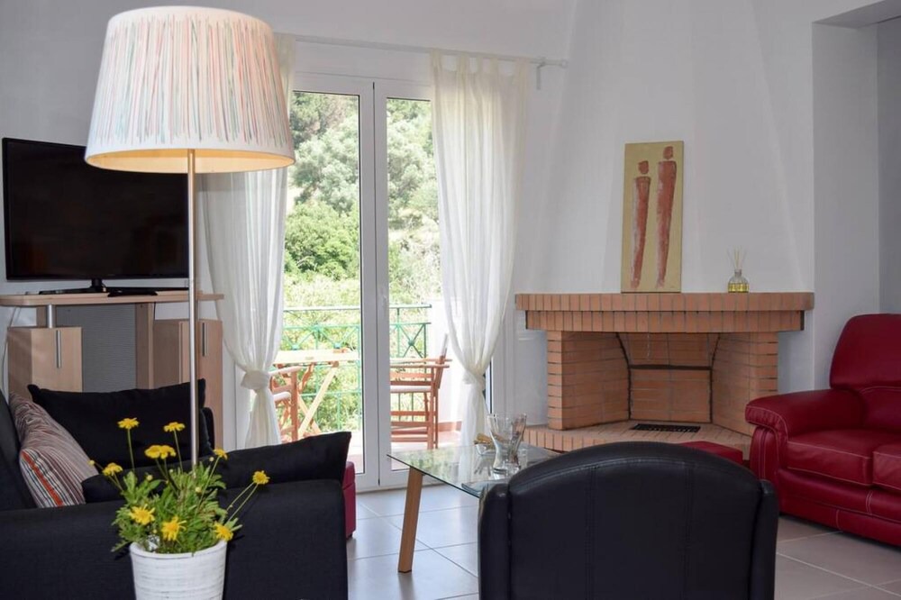 Photo of Livingroom in Dhrakata