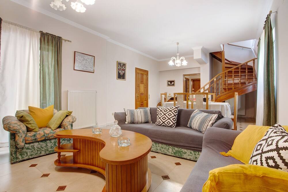 Photo of Livingroom in Elation