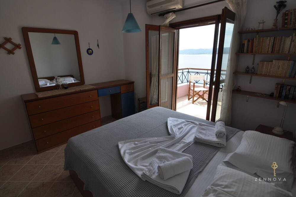 Photo of Bedroom in Pirgadikia