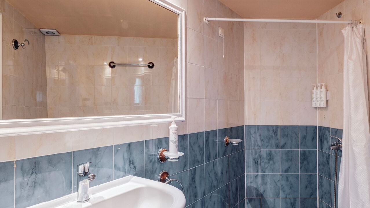 Photo of Bathroom in Ermoupoli